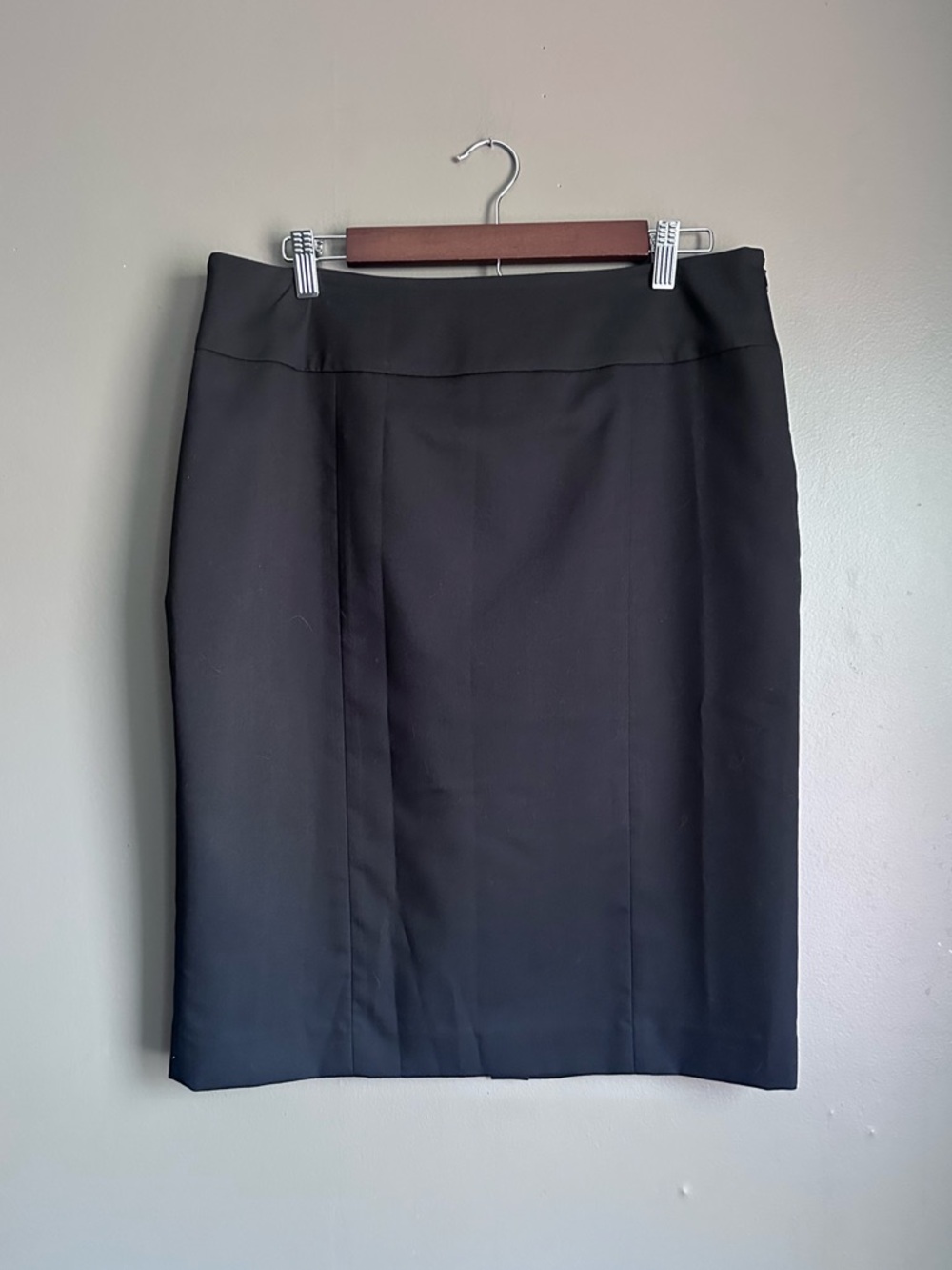 Jones New York Classic Black Pencil Skirt – Women’s Size 12